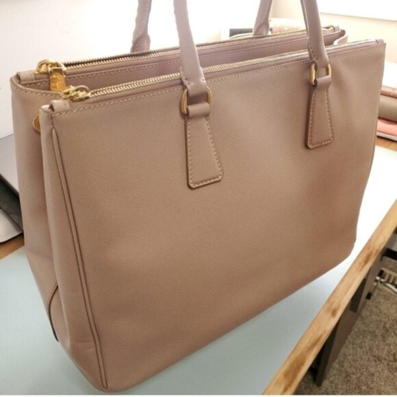 Prada Pink Beige Saffiano Leather Bag - Picture 3 of 16